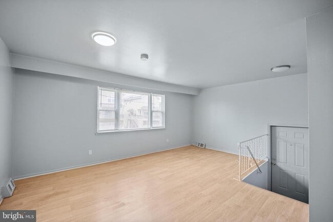 Building Photo - 7727 Langdon St