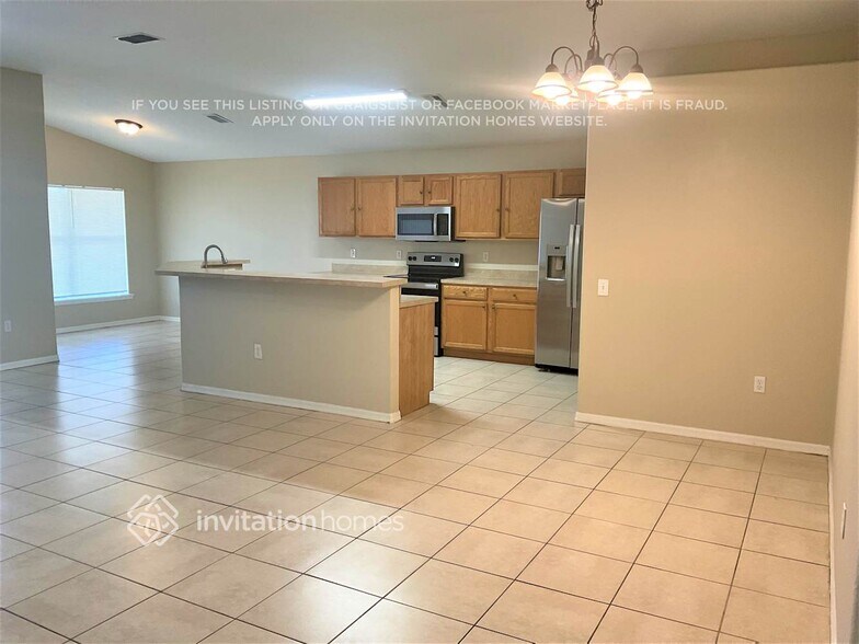 Building Photo - 1437 Bluff Loop
