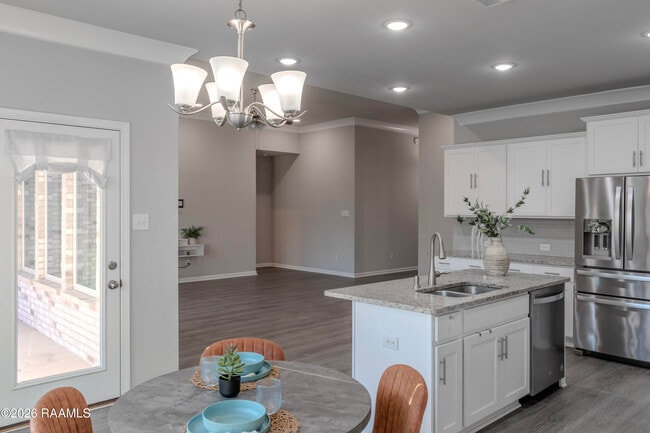 Building Photo - 119 Deer Lake Ln