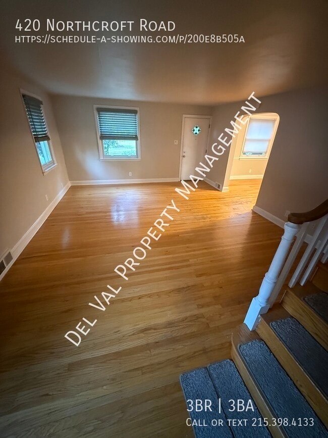 Building Photo - 420 Northcroft Rd