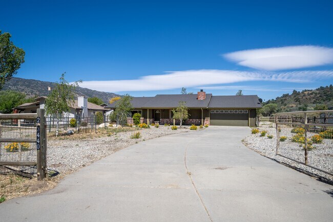 Building Photo - 23440 Mashie Ct