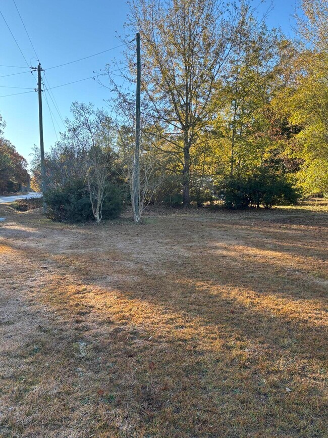 Building Photo - 205 Joy Rd