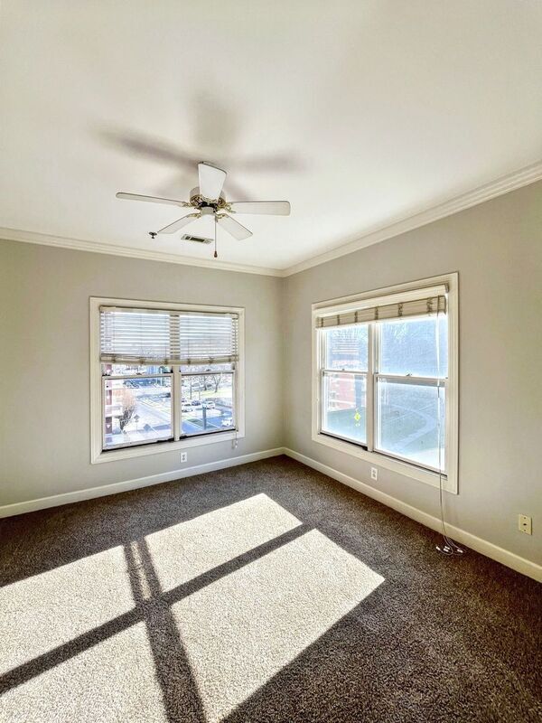 Building Photo - 116 31st Ave N