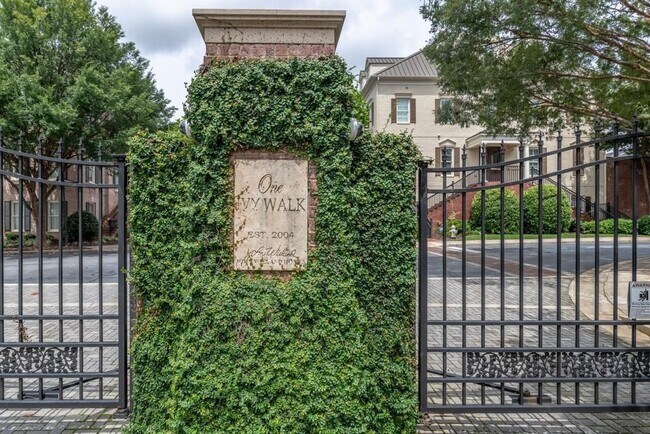 Building Photo - 4209 Whitby Way SE