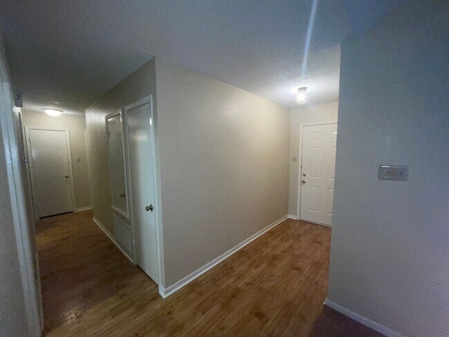 Building Photo - 5217 Tartan Dr