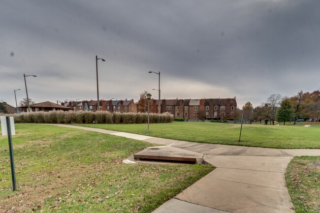 Building Photo - 2817 Jermantown Rd