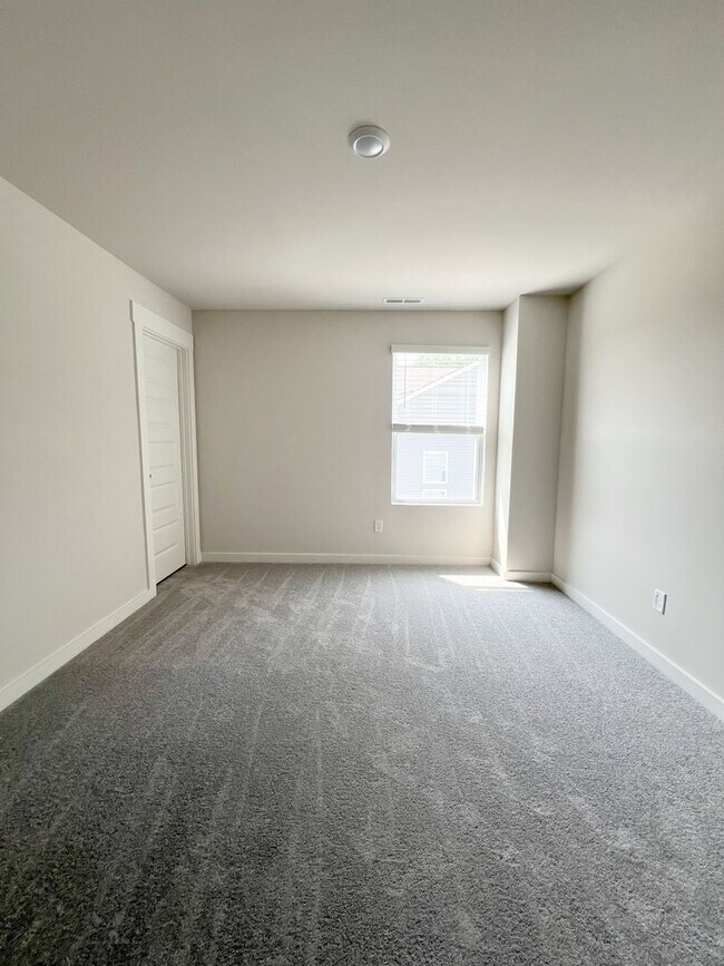 Building Photo - New Construction--Gorgeous and Move-In Ready!