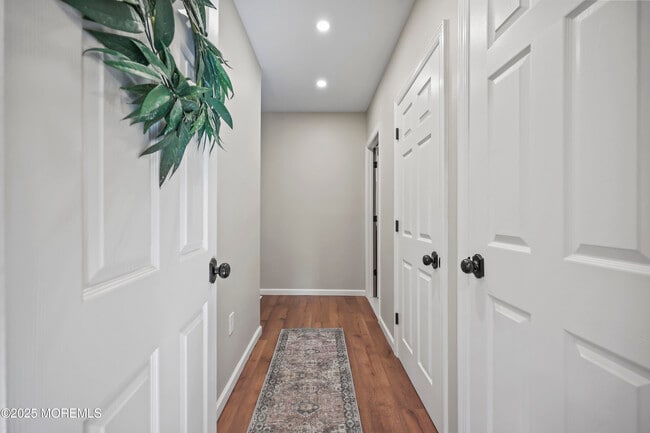 Building Photo - 400 S 1st Ave