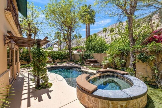 Building Photo - 175 Villaggio W