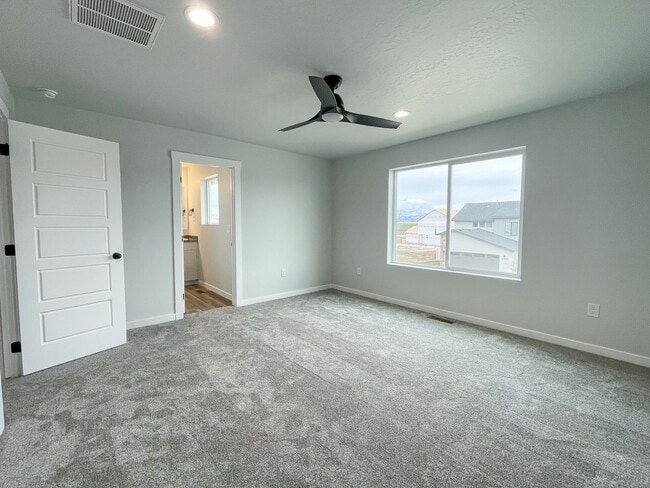 Building Photo - 4403 N Magical Crk Ave