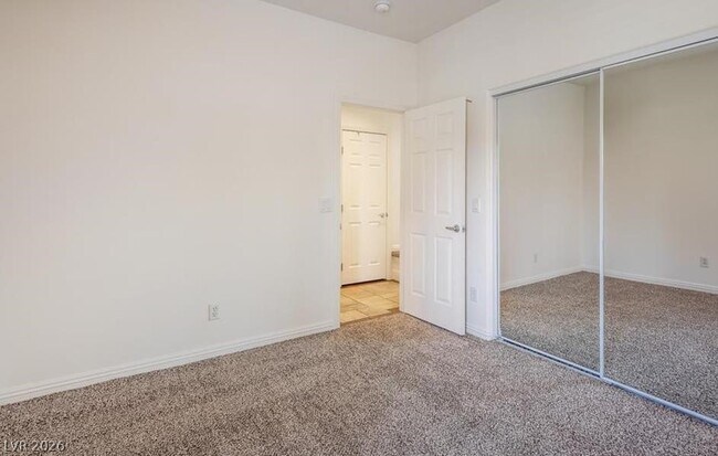 Building Photo - 1024 Brinkman St
