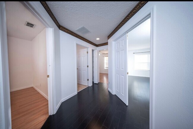 Building Photo - 5456 Los Palma Vista Dr