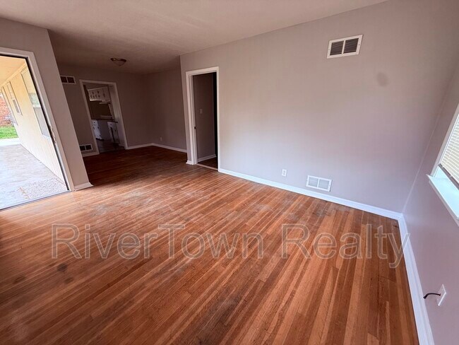 Building Photo - 3113 Wickham Dr