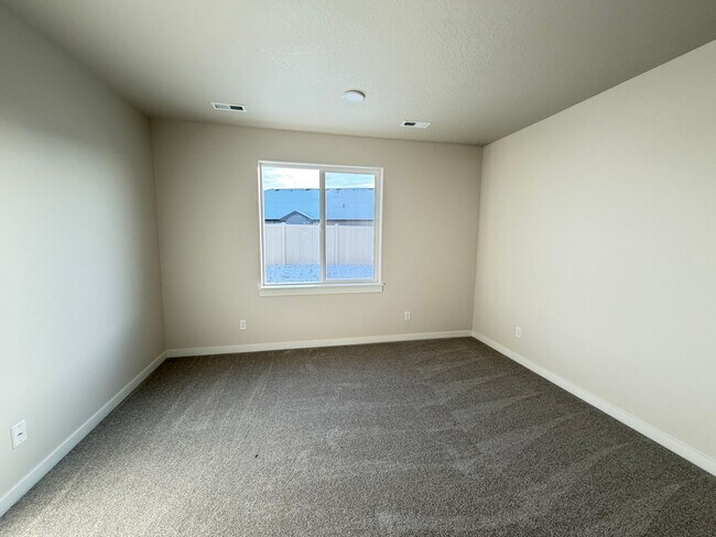 Building Photo - Brand New Hayden Home