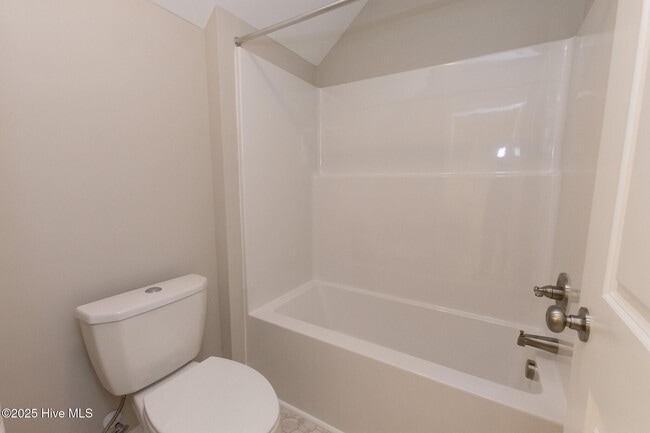 Building Photo - 190 Coastline Cir
