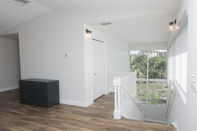 Building Photo - 8560 Heron Lagoon Cir