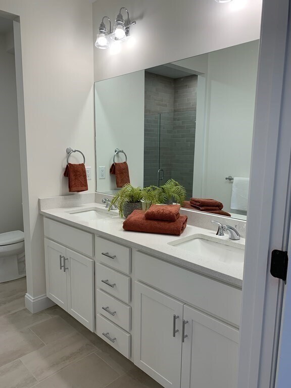 Building Photo - 7 E Dexter Ave