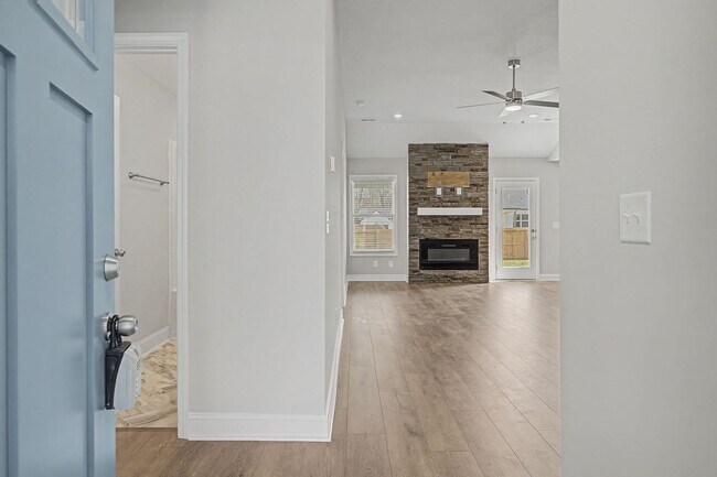 Building Photo - 199 Donegal Dr