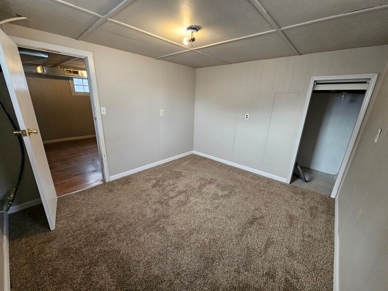 Downstairs bedroom - 715 W 8th St