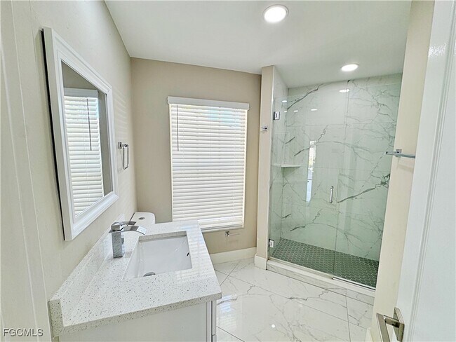 Building Photo - 2215 SE 9th Terrace