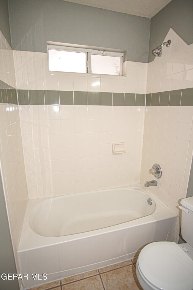 Building Photo - 3717 Tierra Zafiro Dr