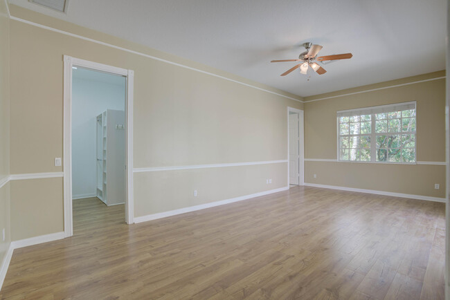 Building Photo - 256 San Remo Dr