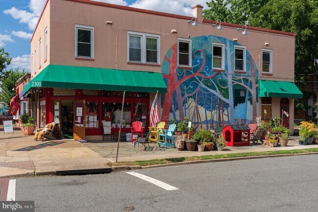 Building Photo - 2302 Sanford St