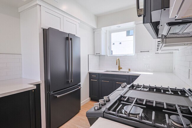 Building Photo - 4 Bed | 4.5 Bath | 2024 Construction | Tow...