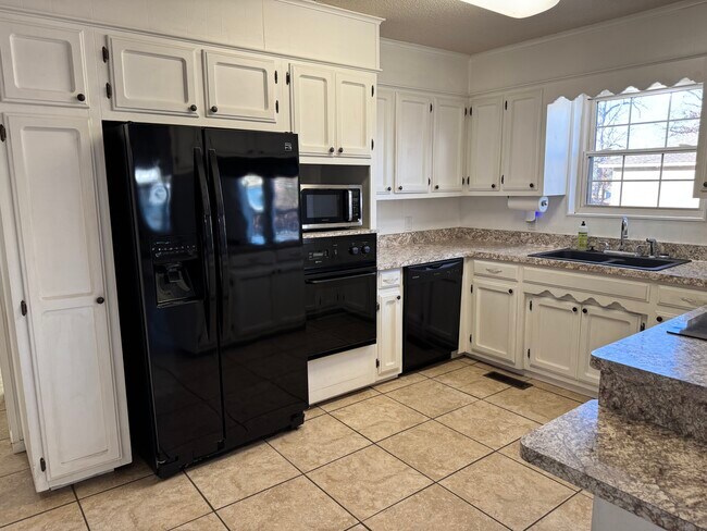 Building Photo - 895 Marion Anderson Rd