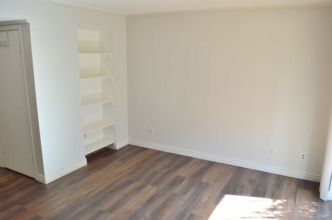 Building Photo - Beautiful Condo in Prime Centerville Location!