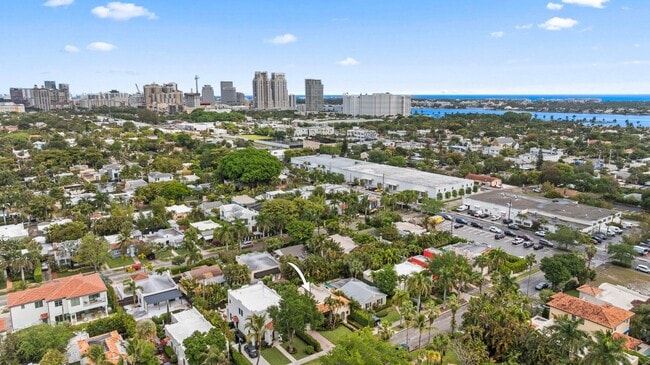 Building Photo - 605 Sunset Rd