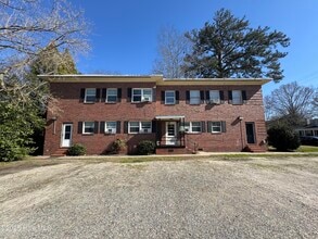 Building Photo - 1202 Carolina Ave