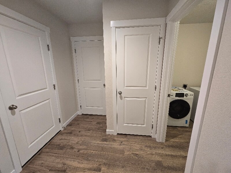 Building Photo - 323 Omphale St W