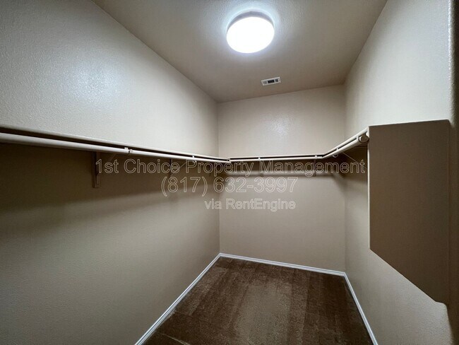 Building Photo - 5949 Saddle Flap Dr