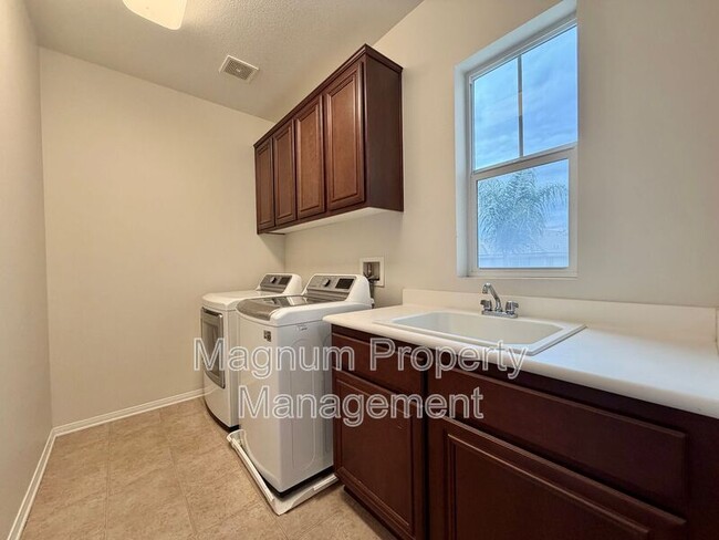 Building Photo - 40382 Corrigan Pl