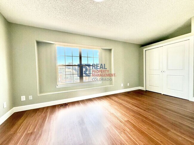 Building Photo - 3805 Smoke Tree Dr