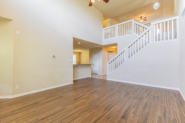 Building Photo - 14010 Bella Donna