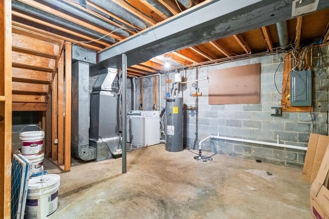 Building Photo - 152 Fairfield Dr