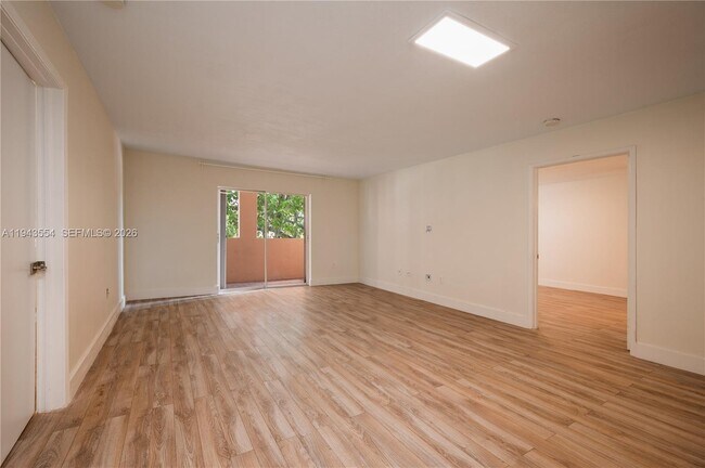 Building Photo - 1 Alhambra Cir