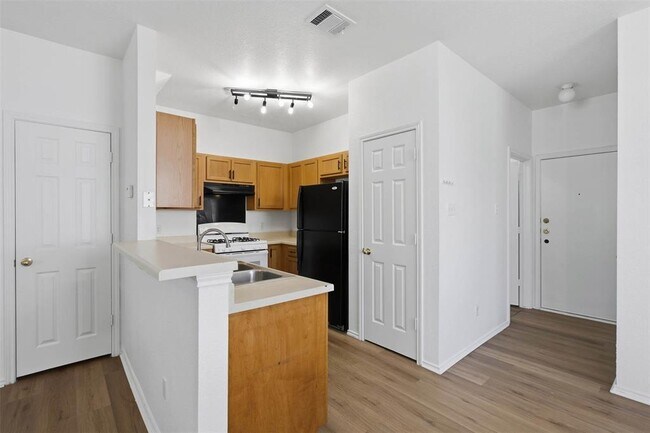 Building Photo - 13808 Harris Ridge Blvd