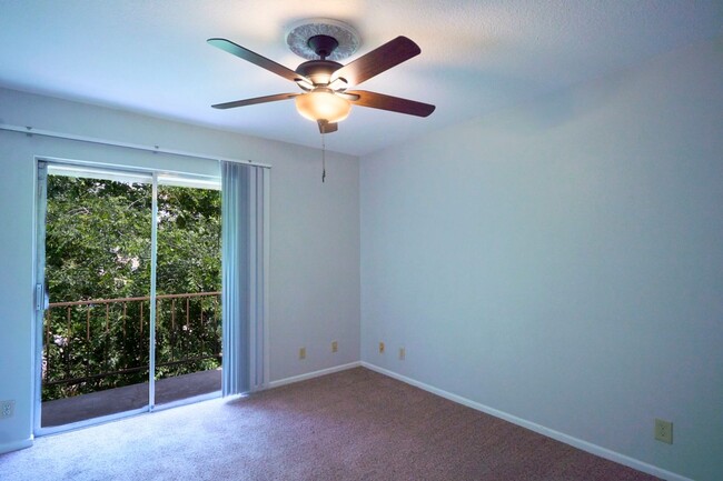 Building Photo - Cute 2 Bedroom 2 Bath Condo close to Medic...