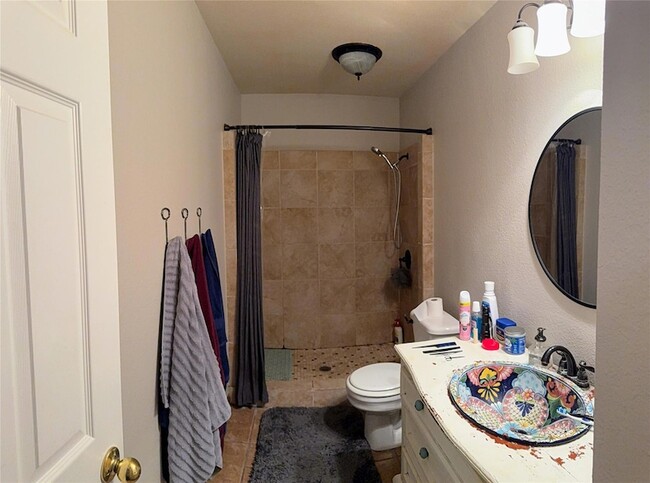 Building Photo - 541 Zebra Dr