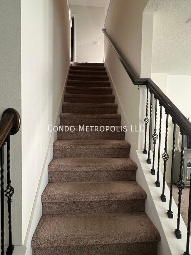 Building Photo - 1608 Regal River Cir