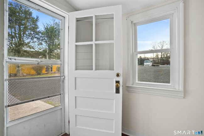 Building Photo - 56 Beaver Brook Rd