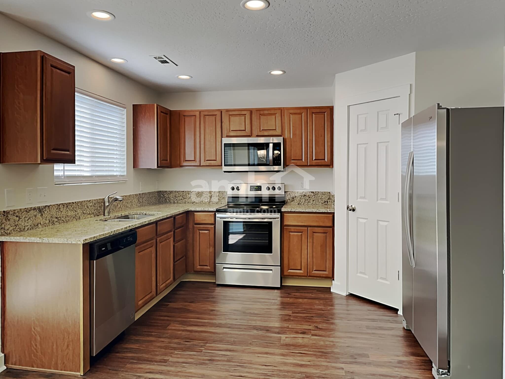 Building Photo - 16397 Jewel Way