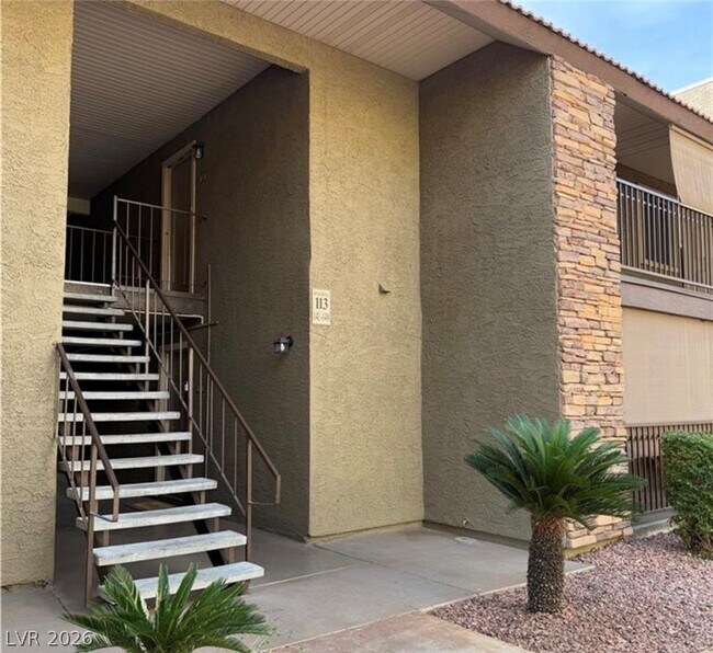 Building Photo - 5044 River Glen Dr
