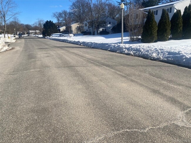 Building Photo - 732 3rd St