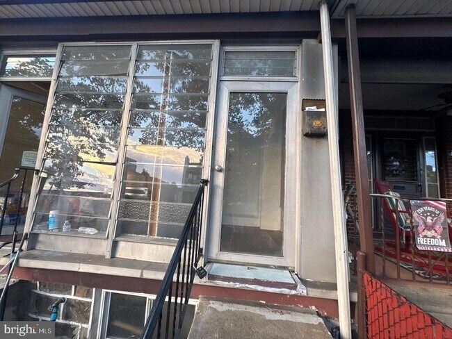Building Photo - 4013 Teesdale St