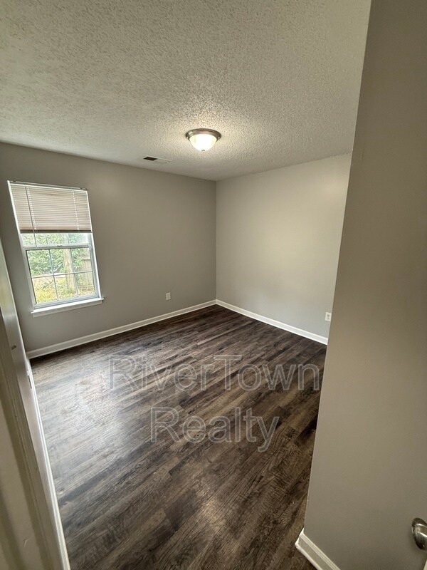 Building Photo - 4625 Crestfield Rd