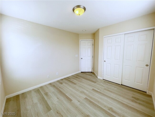 Building Photo - 6566 Gertrude Ct